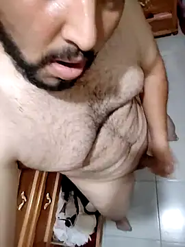 [12 Feb 17:39] Public Show – video od webkamerové modelky Carlos0294