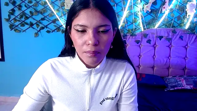 [27 Feb 23:22] Public Show - clip cu amber_miller18 model videochat