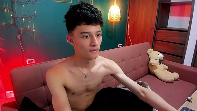 A long private show with happy ending - video by Patrick_Howland_ cam model
