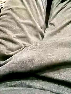 [12 Feb 02:06] Public Show – video af Aww21 cam-model