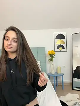 [17 Feb 00:45] Spy Show - Vídeo de AmalliaJade, modelo de vídeos