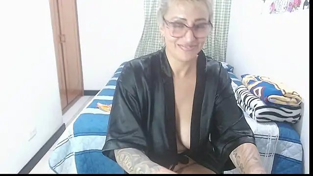 [27 Feb 02:08] Private Show - vídeo de la modelo de cam Charlotte_gray_