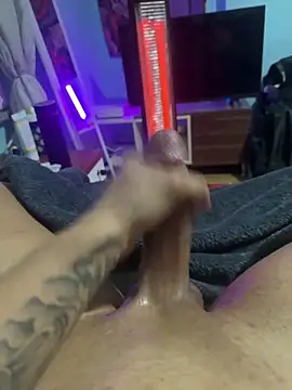 [12 Feb 22:21] Public Show – видео вебкам-модели 505talhq