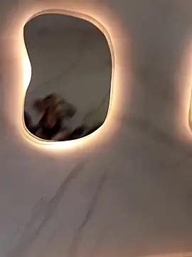 Plugzinho - วิดีโอโดย evvys2 โมเดลแคม