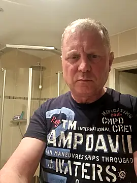 [4 Mar 21:22] Public Show - video di Demik71 modella di cam