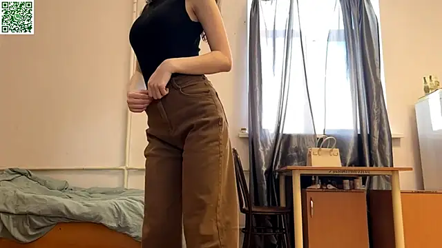 strip in underwear in pvt – video od webkamerové modelky VickieKush