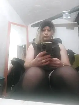 [16 Feb 09:40] Public Show – video af PatrycjaTsPL cam-model