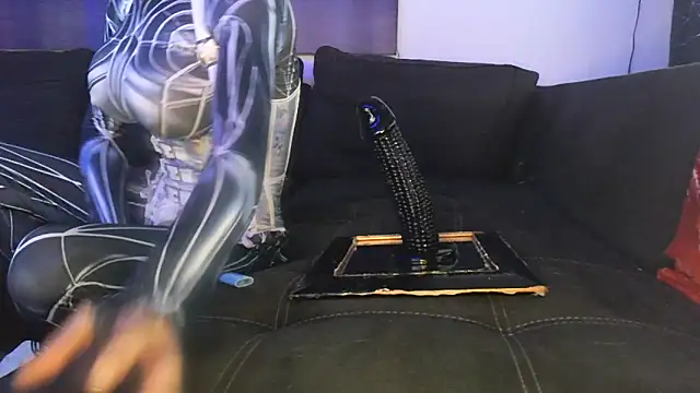 [1 Mar 14:21] Public Show - ক্যাম মডেল Faxe73-এর ভিডিও