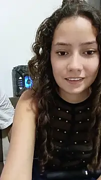 pussy latina blonde show - video by blakeandallisa cam model