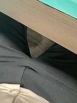 Showing on public - video by Hottysoo cam model