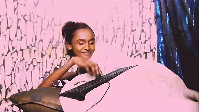 [5 Jun 04:45] Private Show - vídeo de la modelo de cam SassyXindian