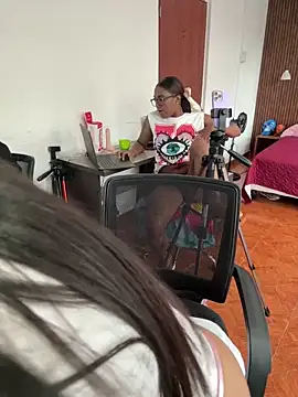 una sexy colegiala - วิดีโอโดย Luna_rousse26 โมเดลแคม