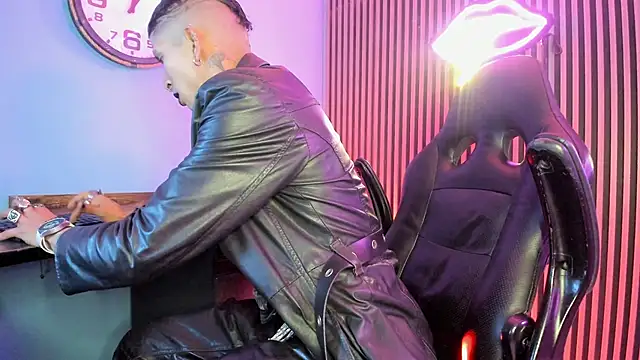 😈🔥🥵 - วิดีโอโดย Maximoking26 โมเดลแคม