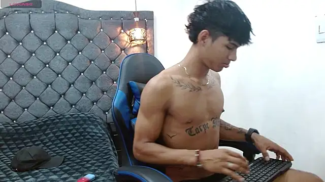 HOT 😈🔥 – видео вебкам-модели luka_big18