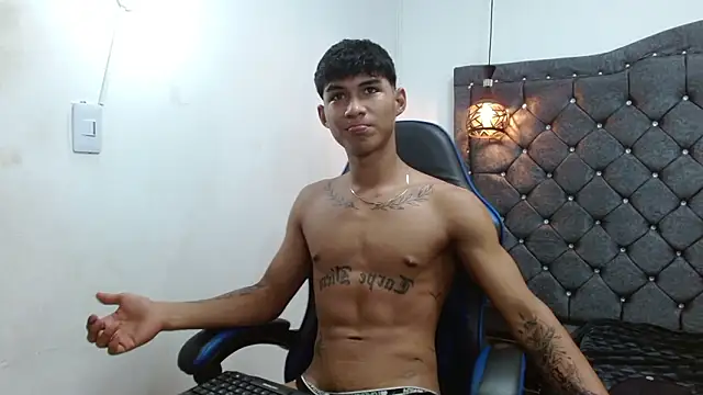 👿🔥🍑🍆 - video av luka_big18 cam model