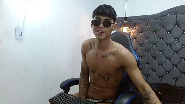 🔥🍑 - วิดีโอโดย luka_big18 โมเดลแคม