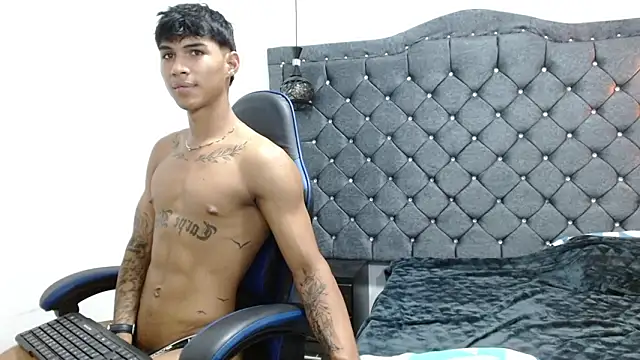 😈 - วิดีโอโดย luka_big18 โมเดลแคม