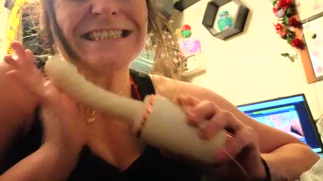 1st EVER tkt show : ANAL FUCK.