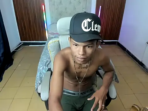 [19 Feb 00:54] Private Show - vidéo du modèle de showcams juan_mhata