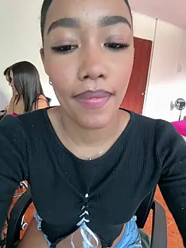 my sexy buttocks 👿👿 - video van kali_rousse cam-model