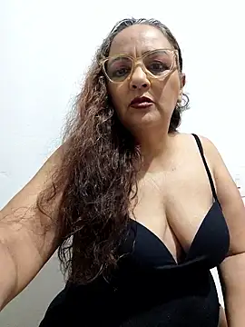 [21 Feb 22:12] Public Show - Video von Noemipopi Cam-Model