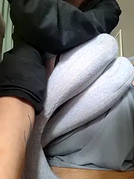 Feet in socks - video của người mẫu cam milffa