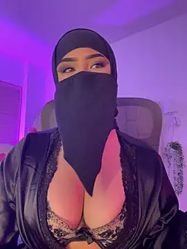 I'm seducing you on a video call with my sexy big boobs 🍒🔥 - Yasmin_cuten video