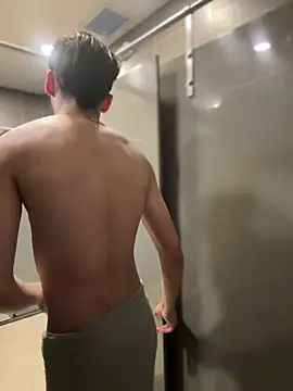 ALL NAKED FRONT STRANGERS AND SPY CRUISING GYM