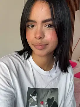 very sexy in skirt 😍😍 - video by kitty_rousse01 cam model