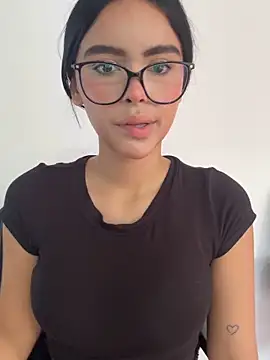 MMMM 😋😋 - video by kitty_rousse01 cam model