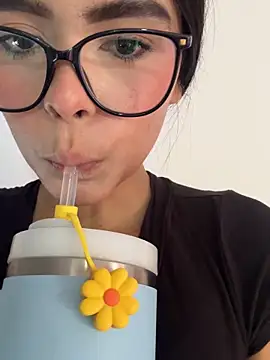 Show boobs 👿👿 - video by kitty_rousse01 cam model