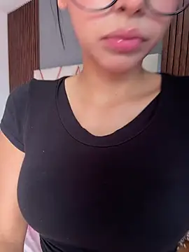 OMG 😍 - video by kitty_rousse01 cam model