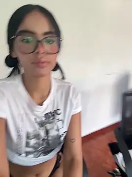 very hot 👿👿 - video by kitty_rousse01 cam model