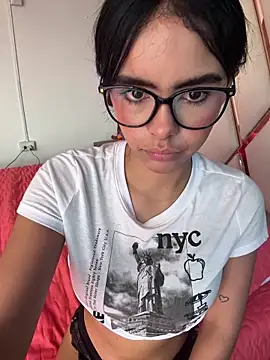 Doggy total naked 👿👿 - video by kitty_rousse01 cam model