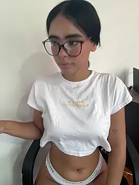 two fingers in my pussy - video by kitty_rousse01 cam model