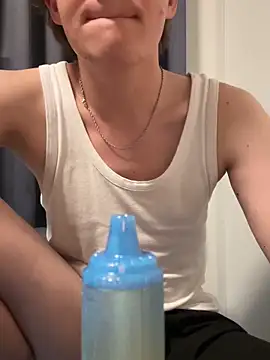 [27 May 03:35] Public Show - video by your_boy_NL cam model