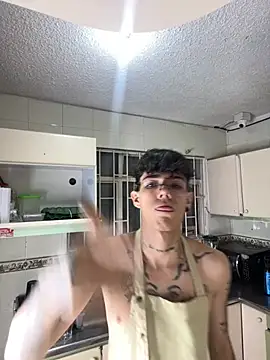 Tommy_valverde adlı kamer modelinin viral videoları: 6674