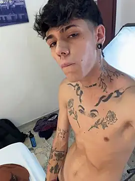 I'm the best, I know... you know that? – video modela na kameri Tommy_valverde