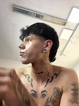 suck dick and anal – video od webkamerové modelky Tommy_valverde