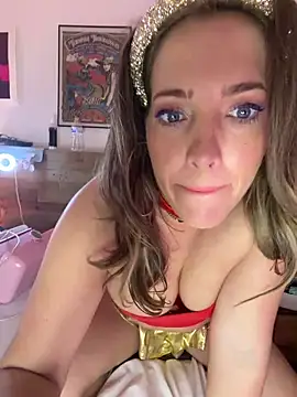 [7 May 23:45] Public Show - video di hollyharmd modella di cam