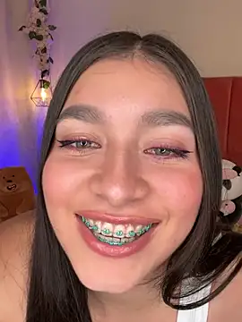 omg my pussy wants your tongue and fingers come fuck me - video by Caandace cam model