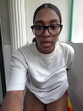 fucking on the balcony of my house - video by Emi_rousse cam model