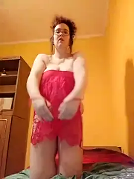 Fucking pussy with bottle
