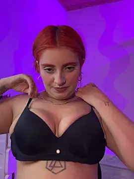 Sexy dance and squirt