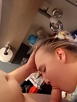 [7 Mar 06:09] Public Show - video av luckilyfound3 cam model