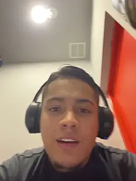 come try me here in the gym bathrooms - video av OliverTabordaa cam-modell