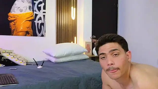 Push-ups for you 💦💪🏾 - clip cu MrAdonis_ model videochat