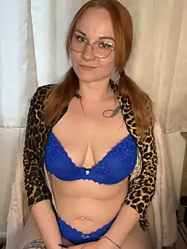 Double Penetration with Vibrator, Lush and Anal Plug 🥵 - Video von Fiebie_licious_ Cam-Model