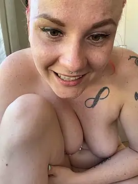 Fucking my pussy with my lush - Video von Fiebie_licious_ Cam-Model