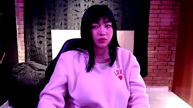 [9 Mar 09:12] Public Show - video di keily_johansson modella di cam